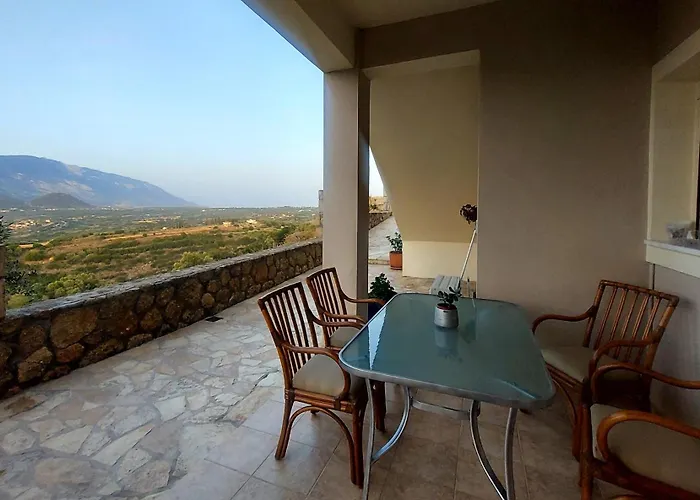 Adelinas' * أرغوستولي