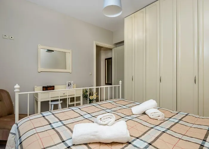 Adelinas' * أرغوستولي