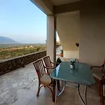 Adelinas' * أرغوستولي