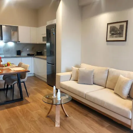 Adelinas' アルゴストリオン